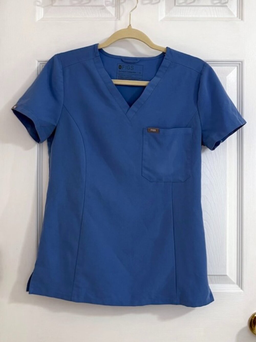NWOT FIGS Catarina One-Pocket Scrub Top – Ceil Blue – XS